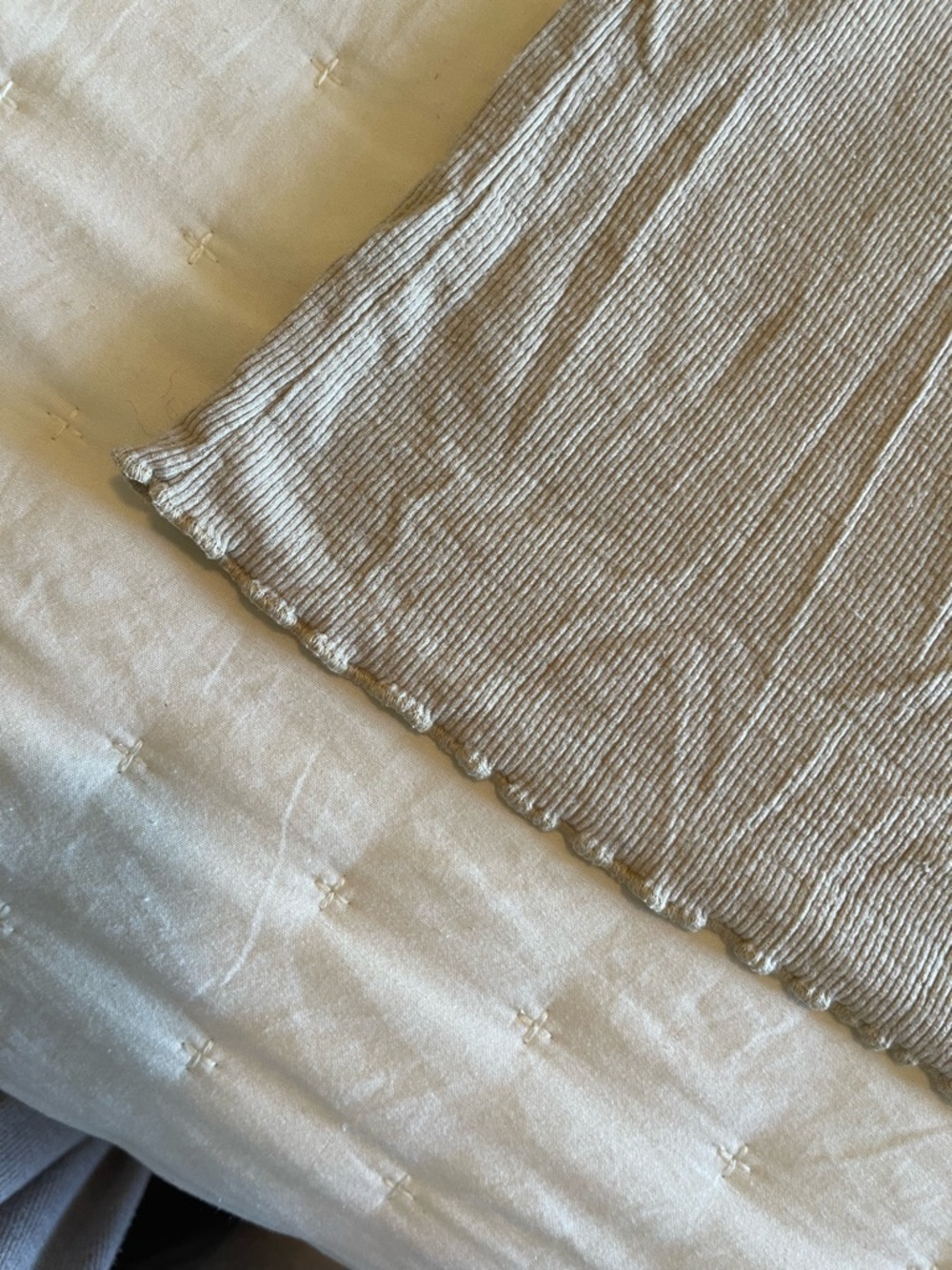 Aerie Soft Ribbed Tank Top Size M Beige Button Front
Y2K Basic - Picture 8 of 9